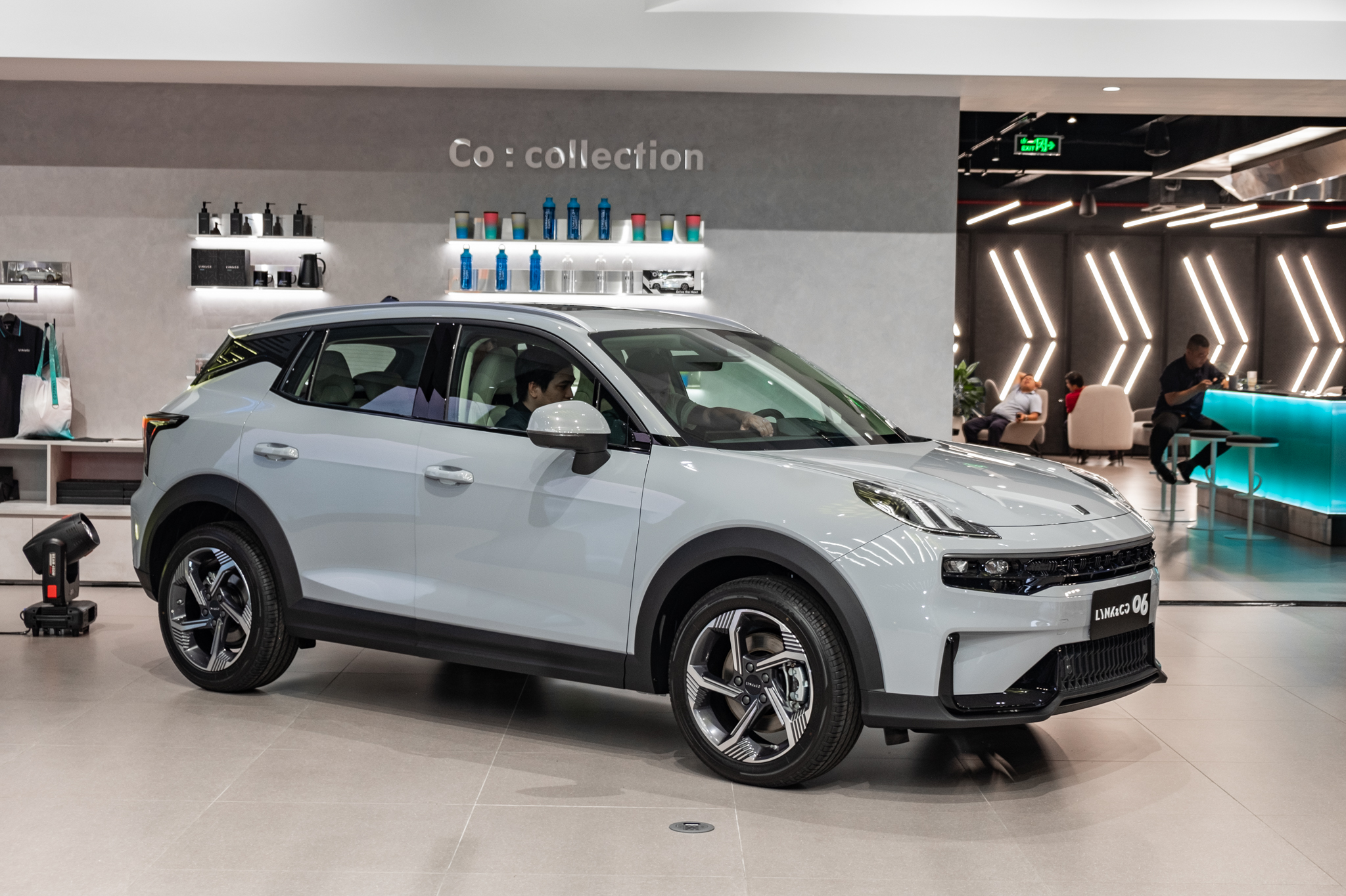 Lynk & Co 06 Hyper Pro